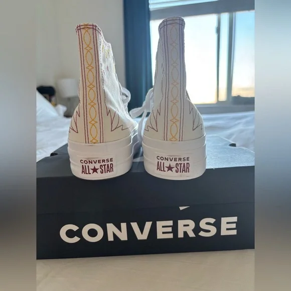 Converse Women's White High-Top Platform Western Sneaker, NWT! - Picture 7 of 10